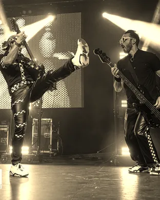 Fool House: The Ultimate 90s Dance Party