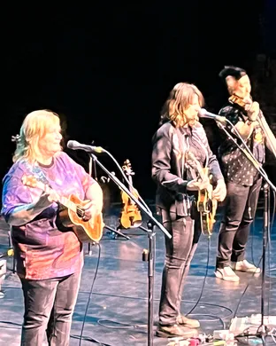 Indigo Girls & Linda Perry