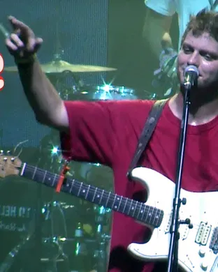 Live concert by Mac DeMarco